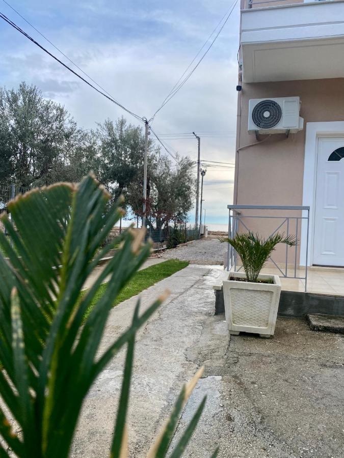 Vangjelis Hotel Himare Esterno foto
