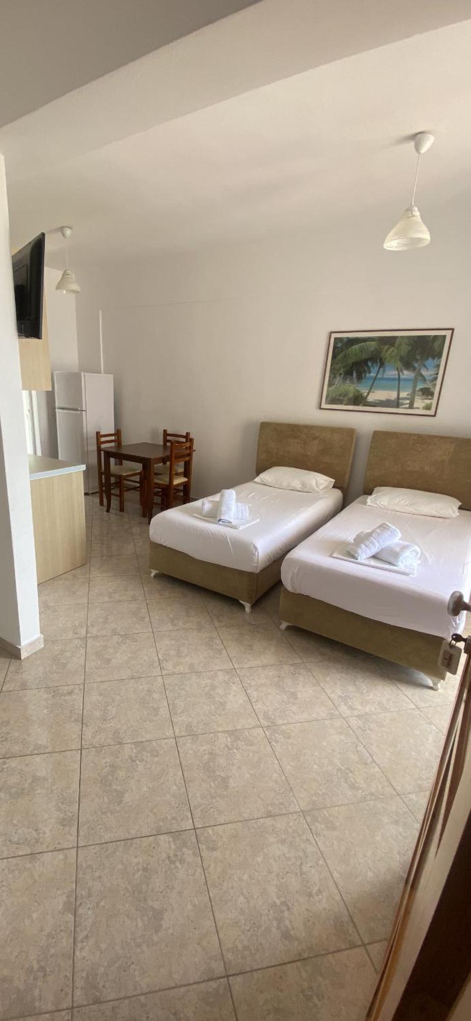 Vangjelis Hotel Himare Esterno foto
