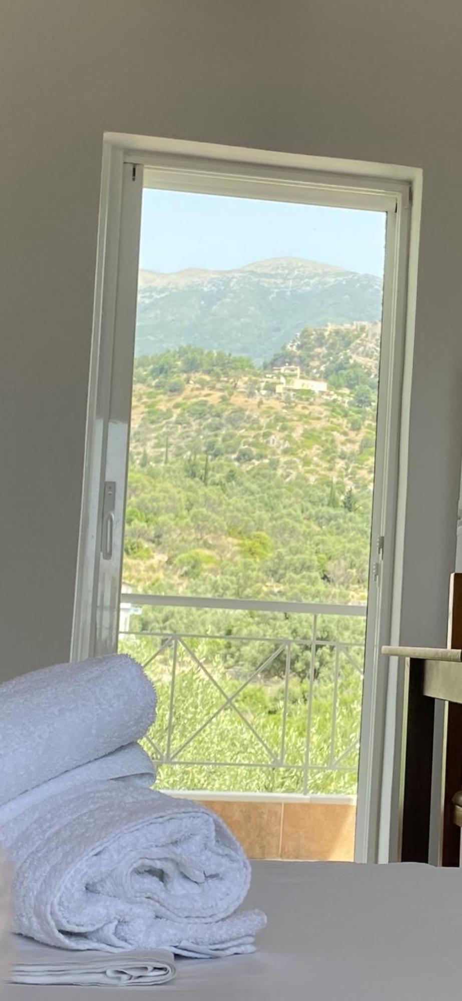 Vangjelis Hotel Himare Esterno foto