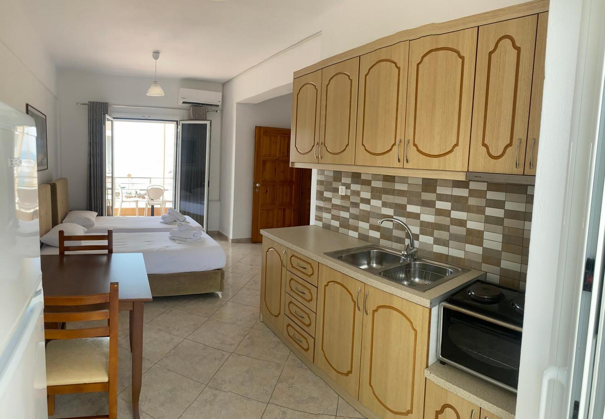 Vangjelis Hotel Himare Esterno foto