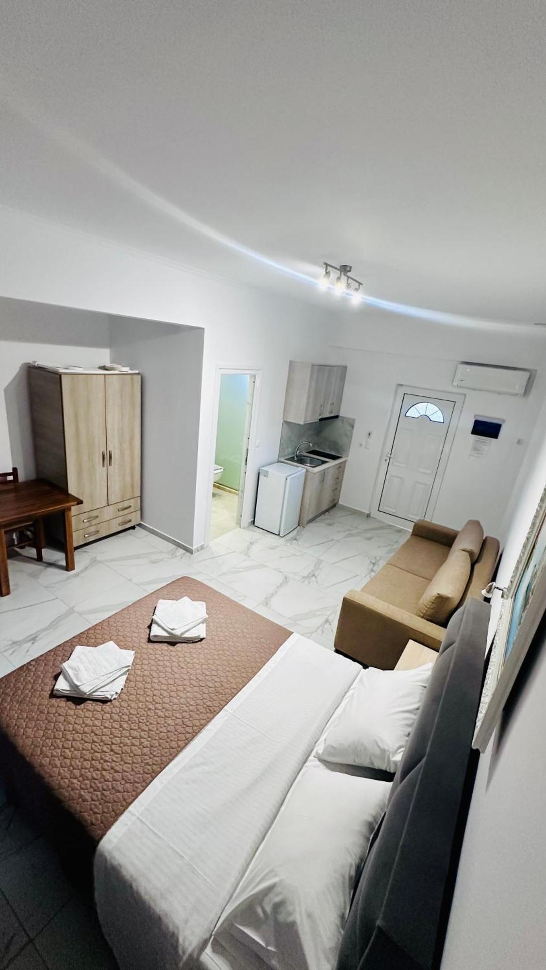 Vangjelis Hotel Himare Esterno foto