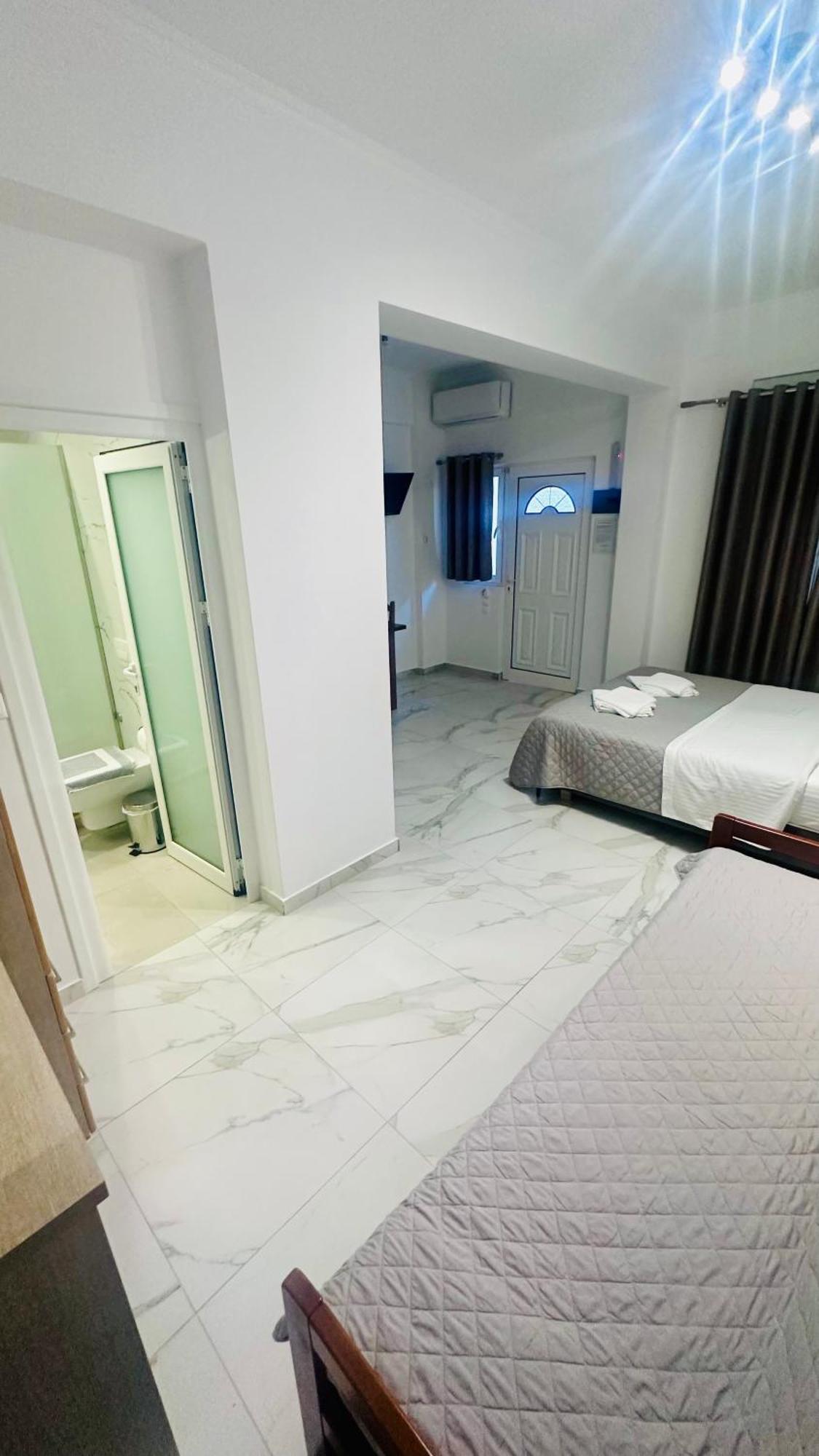 Vangjelis Hotel Himare Esterno foto